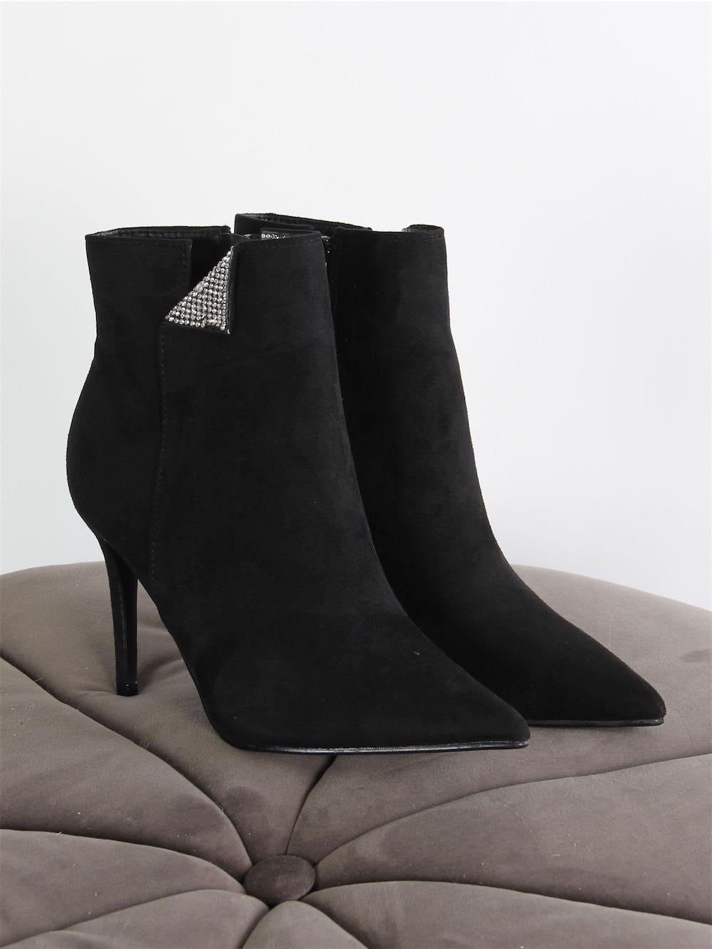 Tinna - Sort støvlet i ruskindslook med fine similisten